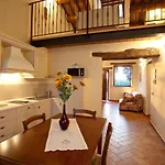 לינה וארוחת בוקר Valle Del Metauro 4*